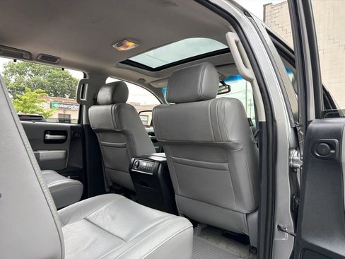 Used 2008 Toyota Sequoia Limited RWD image 17