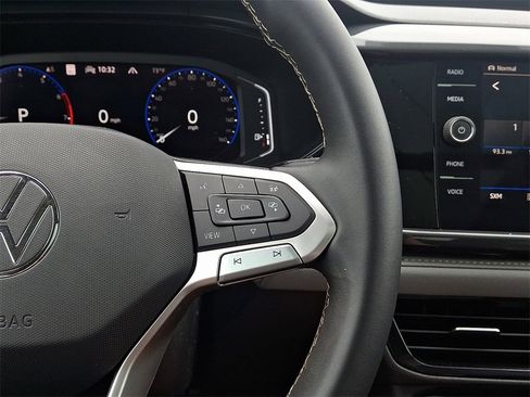 Used 2023 Volkswagen Taos SEL image 22