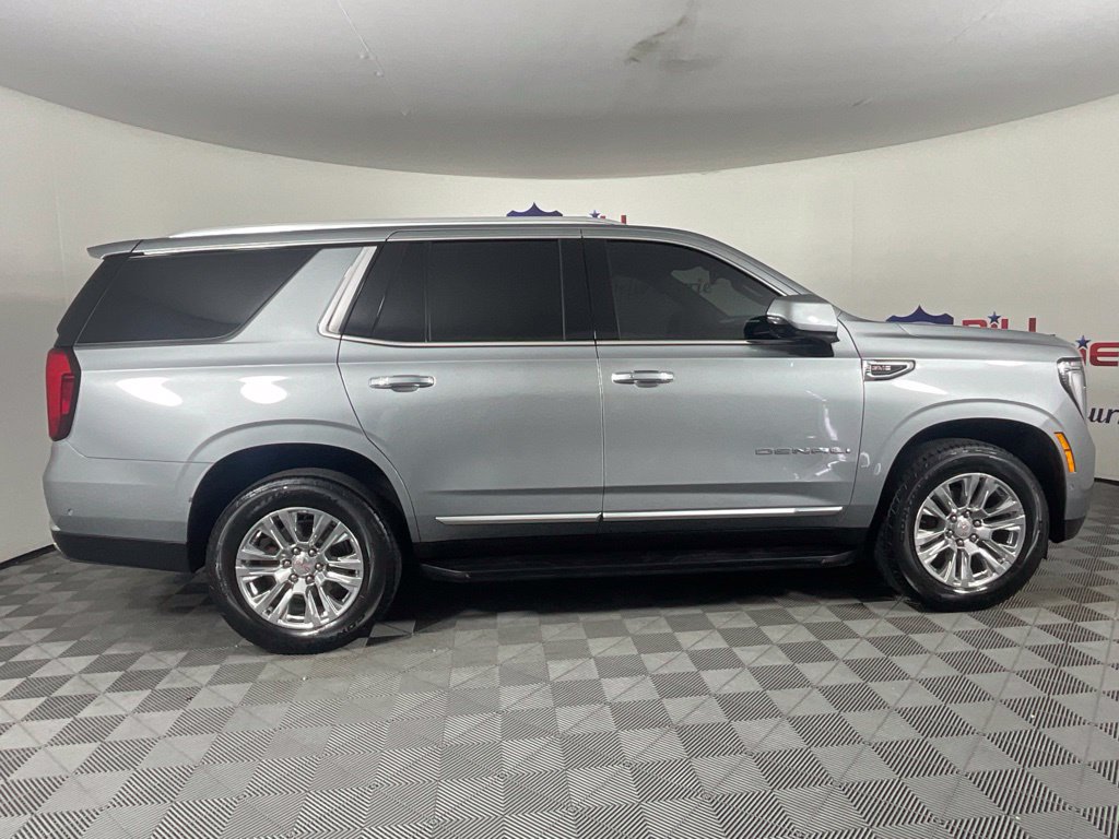 Used 2025 GMC Yukon Denali AWD/4WD image 2