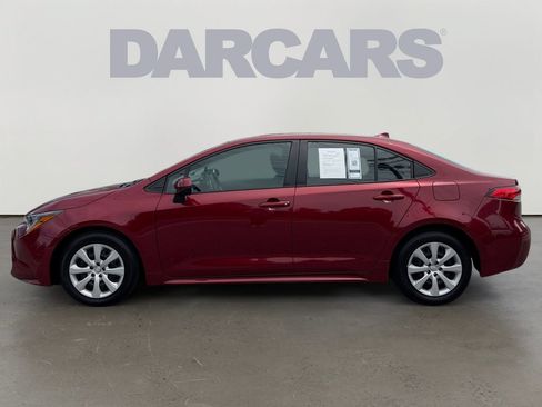 Used 2025 Toyota Corolla LE FWD image 4