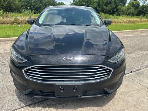Used 2019 Ford Fusion SE FWD image 3