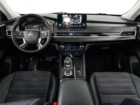 Used 2023 Mitsubishi Outlander SE image 24