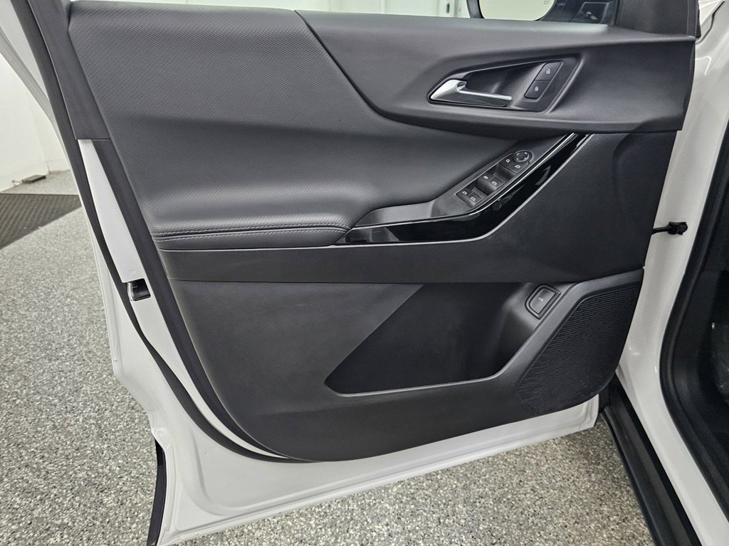Used 2025 Chevrolet Equinox LT w/ Convenience Package II FWD image 14