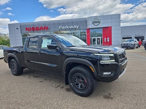 New 2026 Nissan Frontier PRO-4X w/ Tow Package AWD/4WD image 1