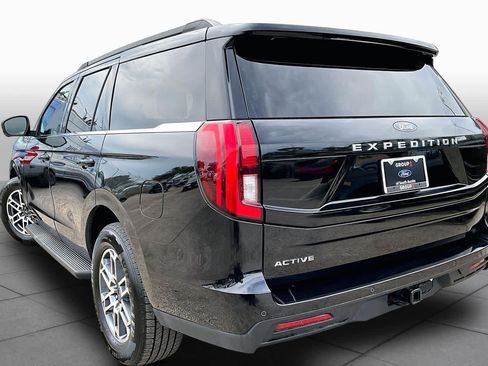 Used 2025 Ford Expedition Active RWD image 12