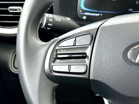 Used 2024 Hyundai Venue SEL FWD image 25