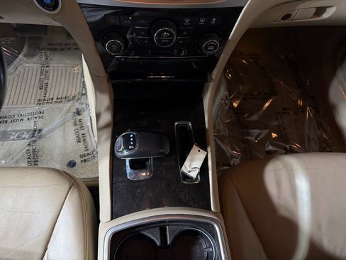 Used 2013 Chrysler 300 AWD w/ Driver Convenience Group image 15