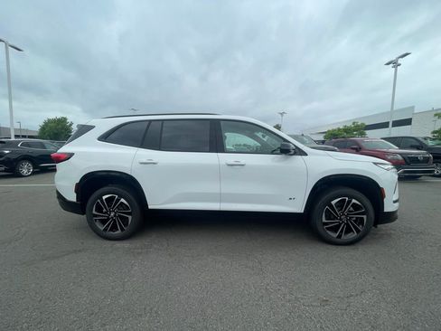 New 2026 Buick Enclave Sport Touring w/ Power Package FWD image 9