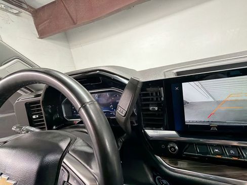 Used 2025 Chevrolet Silverado 1500 LT RWD image 16