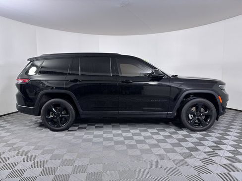 Used 2023 Jeep Grand Cherokee L Limited w/ Luxury Tech Group II AWD/4WD image 15