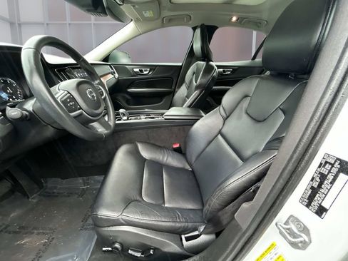 Used 2022 Volvo S60 B5 Inscription image 17