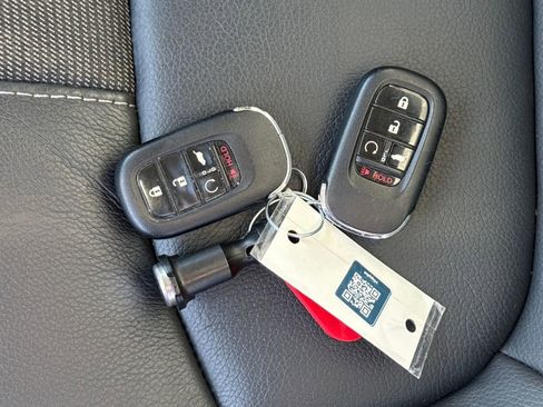 Used 2023 Honda Pilot Touring image 29