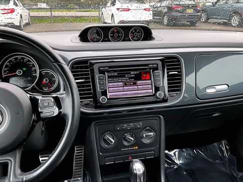 Used 2014 Volkswagen Beetle R-Line image 7