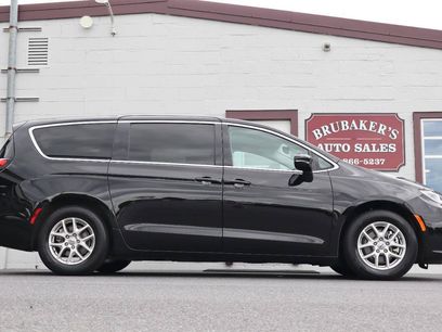 Used 2024 Chrysler Pacifica Touring-L