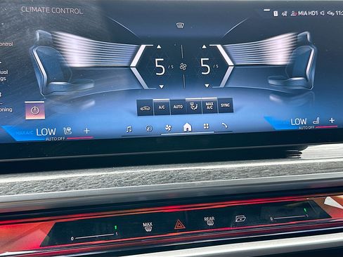Certified 2025 BMW 740i w/ Premium Package RWD image 16