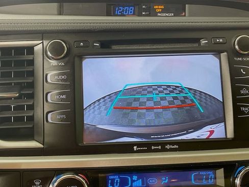 Used 2017 Toyota Highlander Plus AWD/4WD image 14