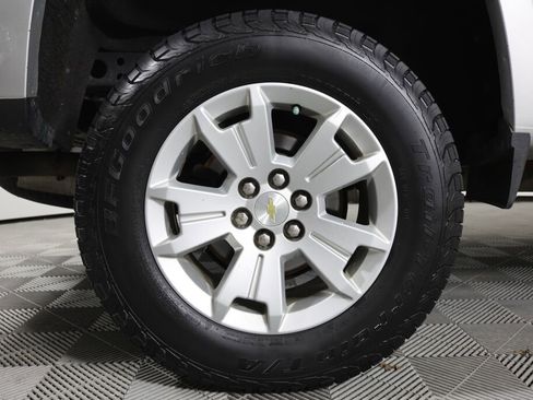 Used 2017 Chevrolet Colorado LT w/ LT Convenience Package image 7