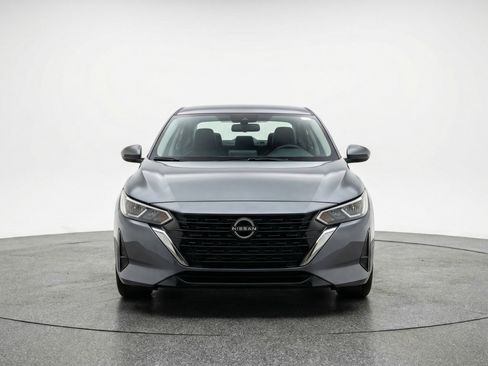 Used 2025 Nissan Sentra SV FWD image 2