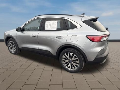 Used 2022 Ford Escape Titanium image 4