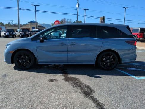Used 2023 Honda Odyssey Sport image 7