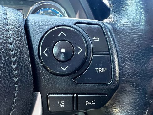 Used 2019 Toyota Corolla SE FWD image 18