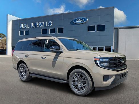 New 2026 Ford Expedition Platinum AWD/4WD image 1