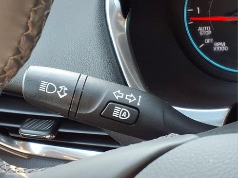 Used 2023 Chevrolet Traverse LT FWD image 29