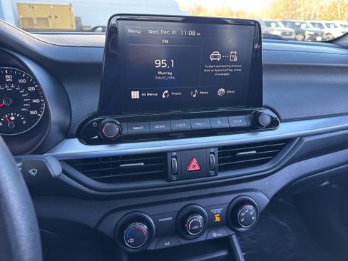 Used 2024 Kia Forte LXS image 13