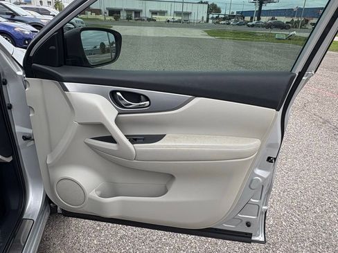 Used 2020 Nissan Rogue Sport SL image 17