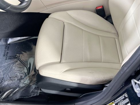 Used 2019 Mercedes-Benz C 300 4MATIC Sedan image 18