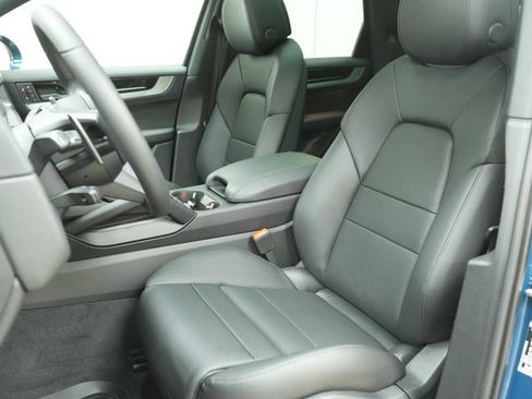 New 2026 Porsche Cayenne AWD/4WD image 5