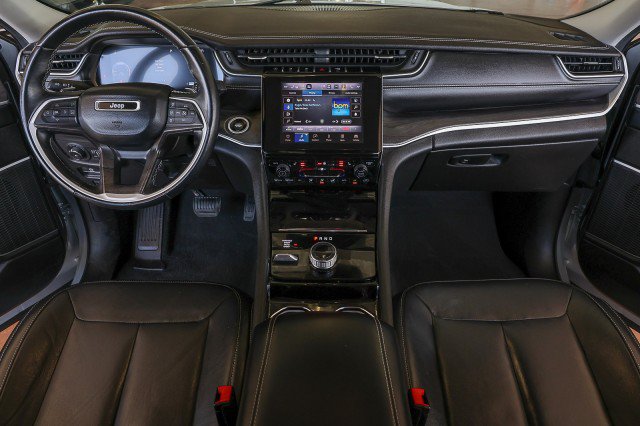 Used 2022 Jeep Grand Cherokee L Limited w/ Black Appearance Package AWD/4WD image 39