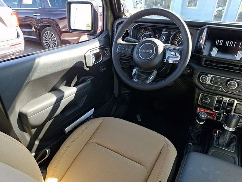 New 2026 Jeep Gladiator Sport image 10