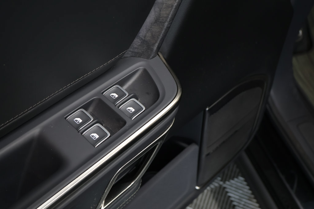 Used 2022 Rivian R1S Launch Edition Quad AWD/4WD image 18