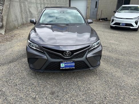 Used 2019 Toyota Camry SE w/ 4 Season Floor Mat Package FWD image 10