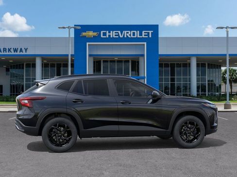 New 2026 Chevrolet Trax LT w/ Driver Confidence Package FWD image 5