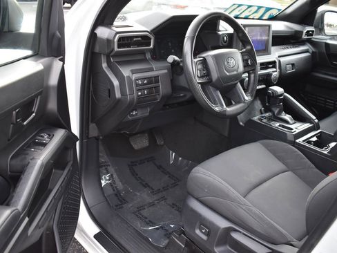 Used 2024 Toyota Tacoma SR image 23
