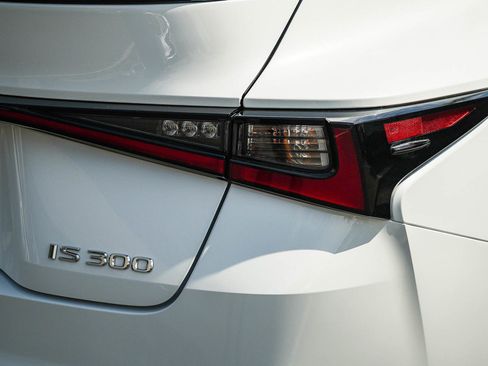Used 2025 Lexus IS 300 F Sport RWD image 7