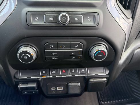Used 2022 Chevrolet Silverado 1500 Custom w/ Safety Confidence Package AWD/4WD image 24