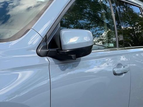 Used 2023 Honda Pilot Elite image 8