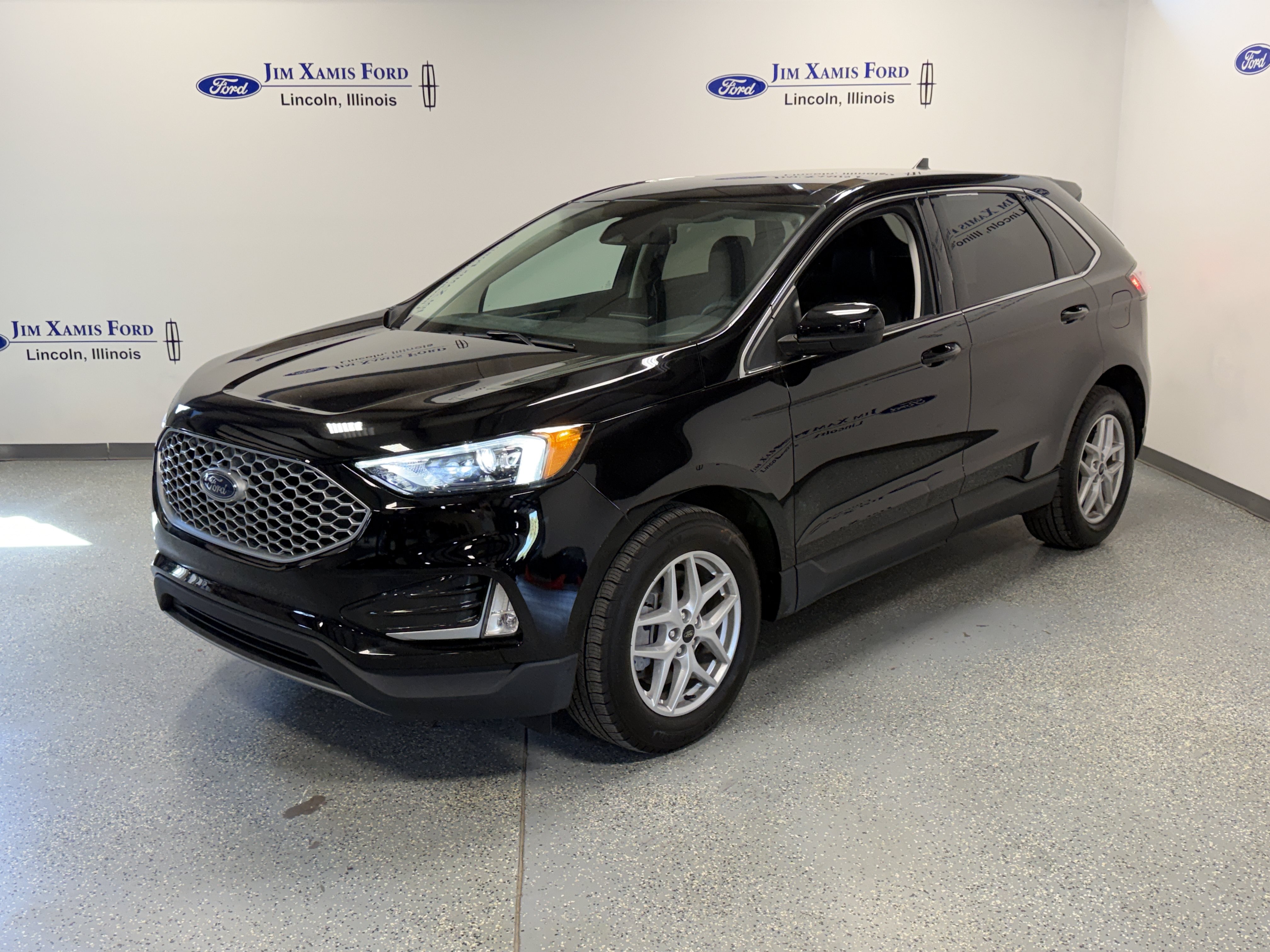 Used 2024 Ford Edge SEL w/ Convenience Package AWD/4WD image 3