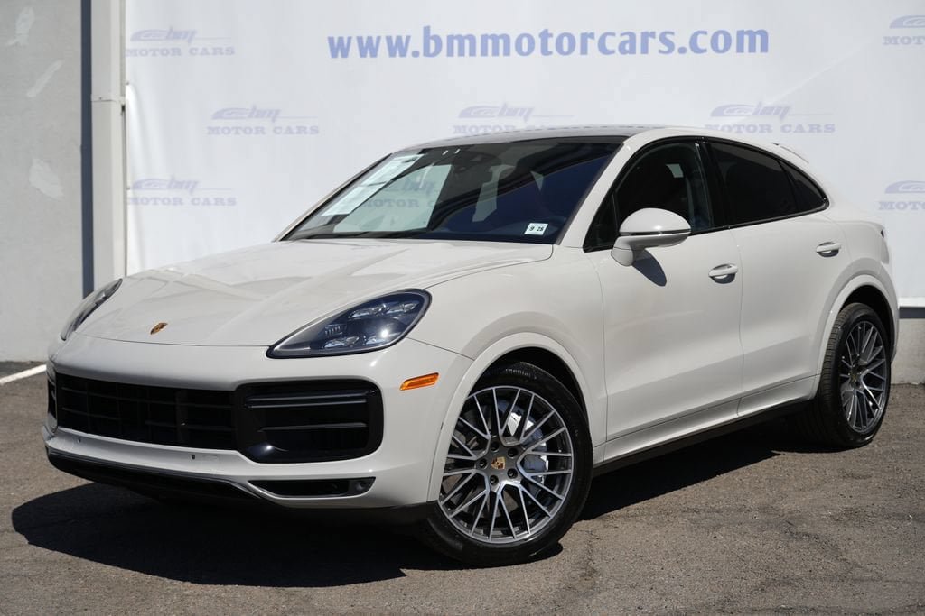 Used 2023 Porsche Cayenne Turbo w/ Premium Package Plus (PI3) AWD/4WD image 2