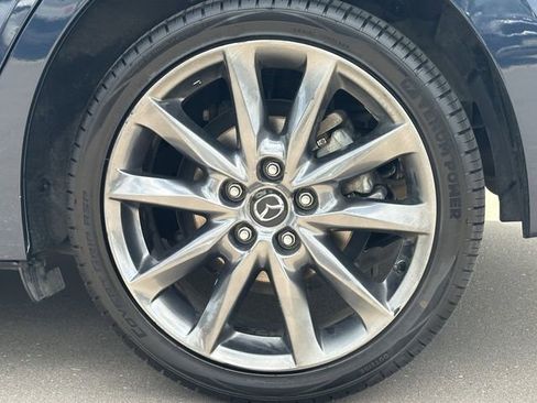 Used 2018 MAZDA MAZDA3 Touring FWD image 9