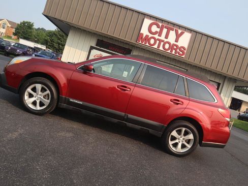 Used 2013 Subaru Outback 2.5i Limited AWD/4WD image 14