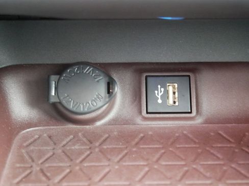 Used 2024 Toyota RAV4 Limited image 19