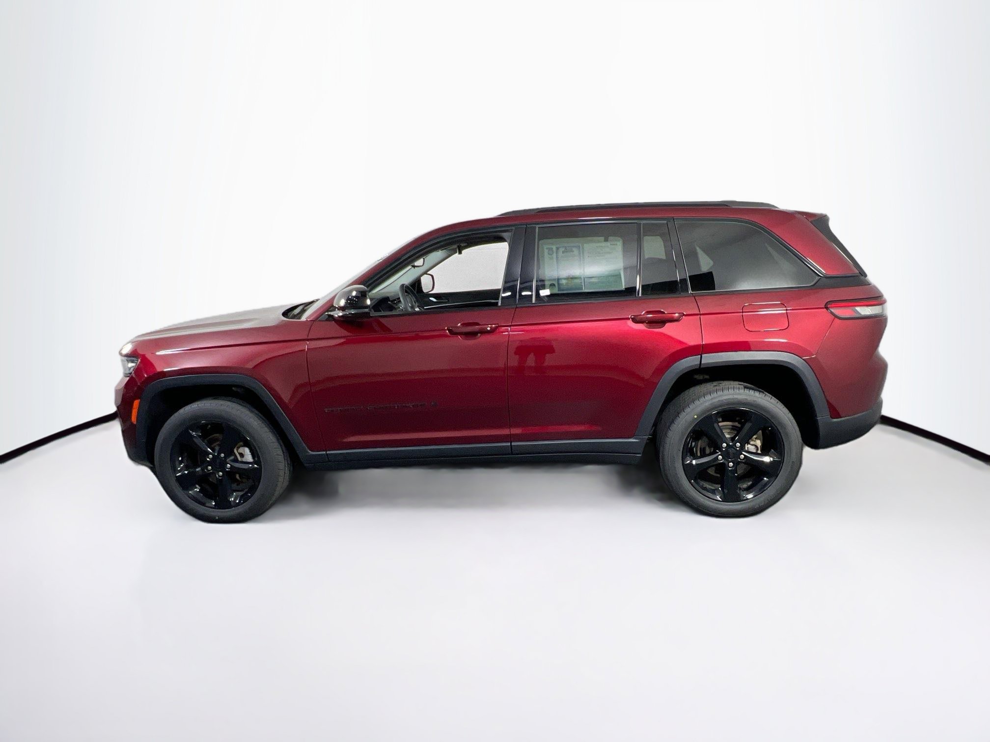 Used 2023 Jeep Grand Cherokee Limited w/ Black Appearance Package AWD/4WD image 8