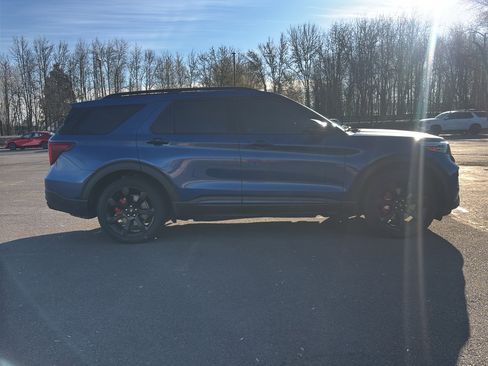 Used 2020 Ford Explorer ST w/ ST Street Pack image 26