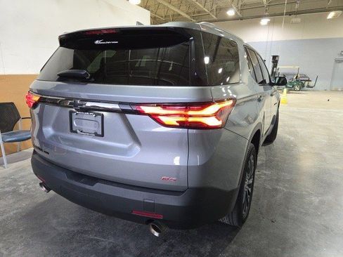 Used 2023 Chevrolet Traverse RS image 4