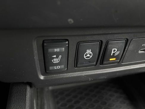 Certified 2024 Nissan Frontier SV w/ Hardbody Edition image 18