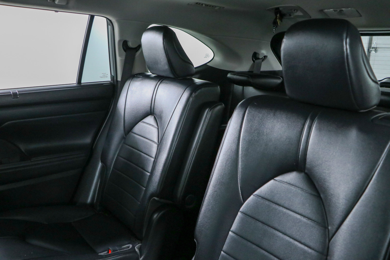Used 2023 Toyota Highlander XLE FWD image 25
